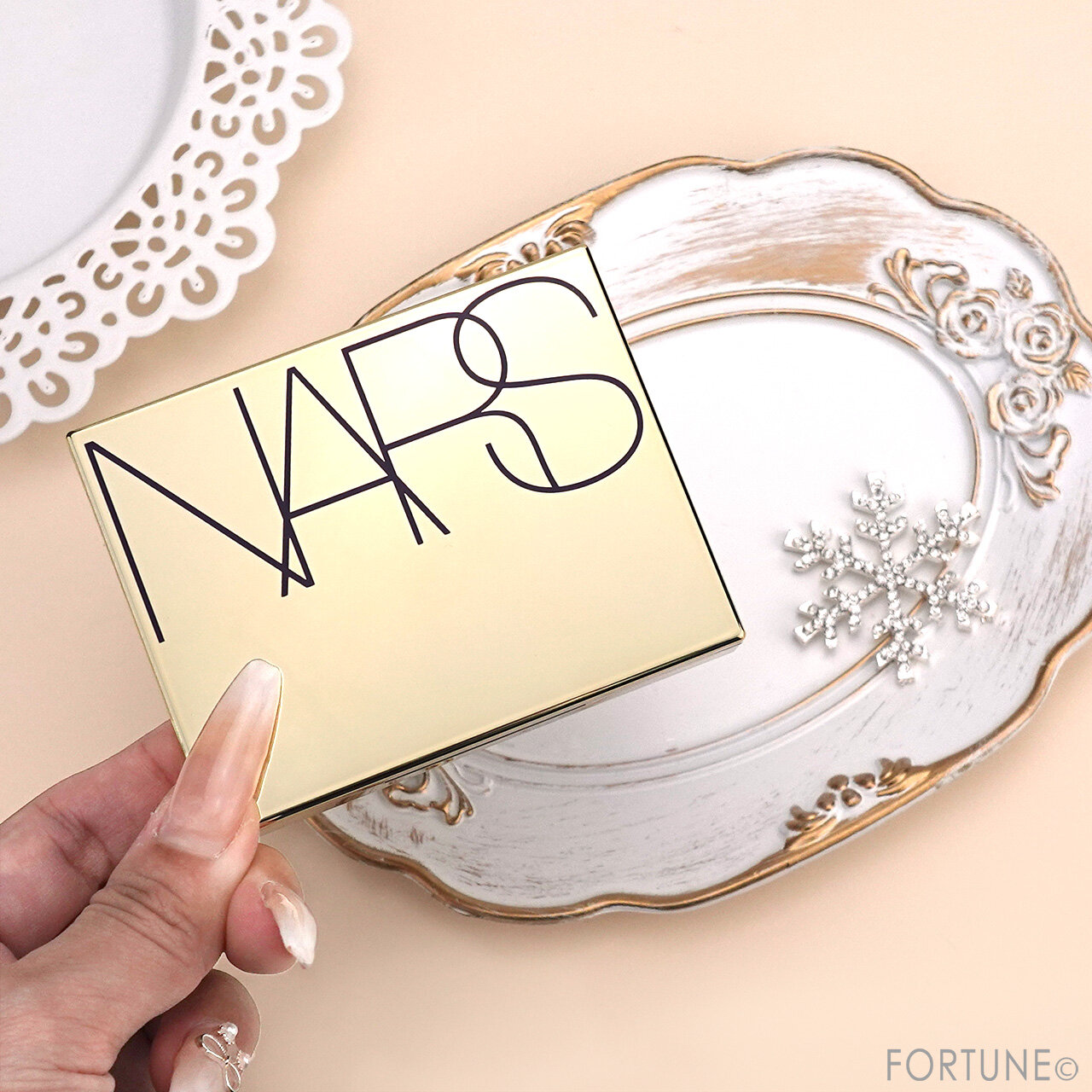 NARS（ナーズ）　NARS ゴールドダスト ライトリフレクティングセッティングパウダー