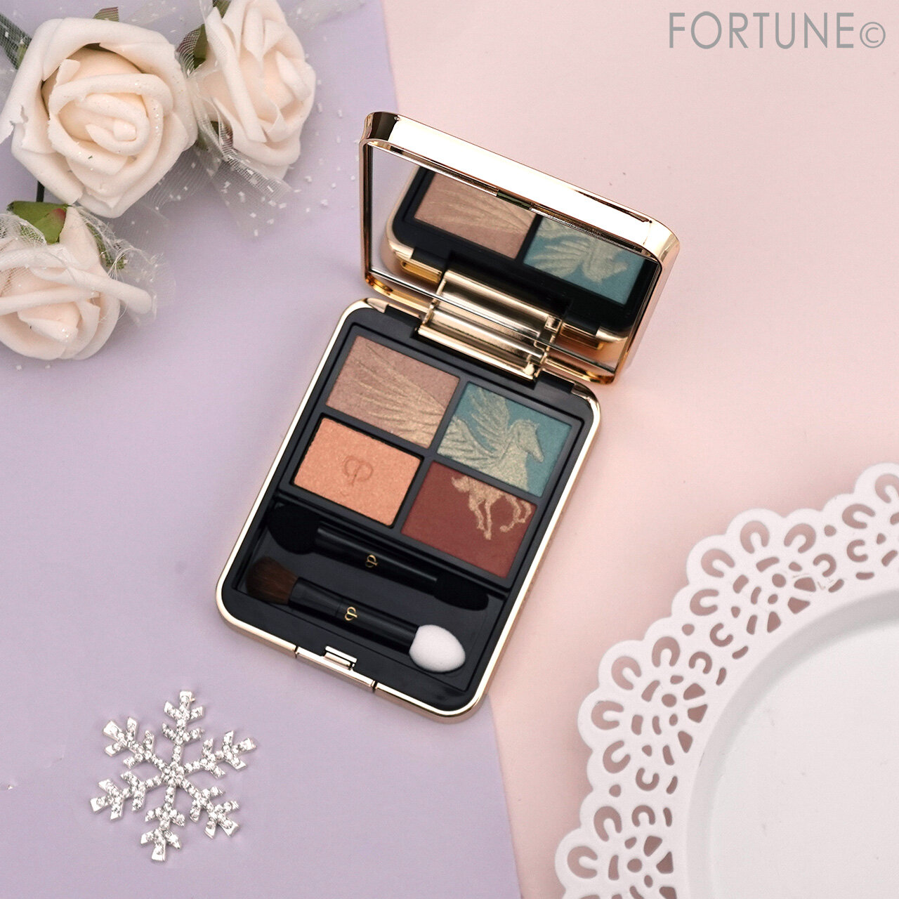 Clé de Peau Beauté（クレ・ド・ポー ボーテ） 　2024年クリスマスコフレ　クレ・ド・ポー ボーテ オンブルクルールクアドリ　