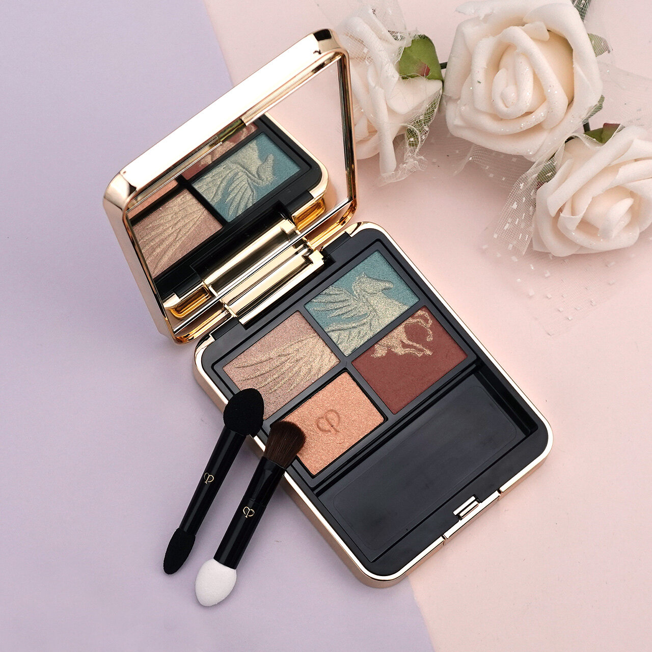 Clé de Peau Beauté（クレ・ド・ポー ボーテ） 　2024年クリスマスコフレ　クレ・ド・ポー ボーテ オンブルクルールクアドリ　