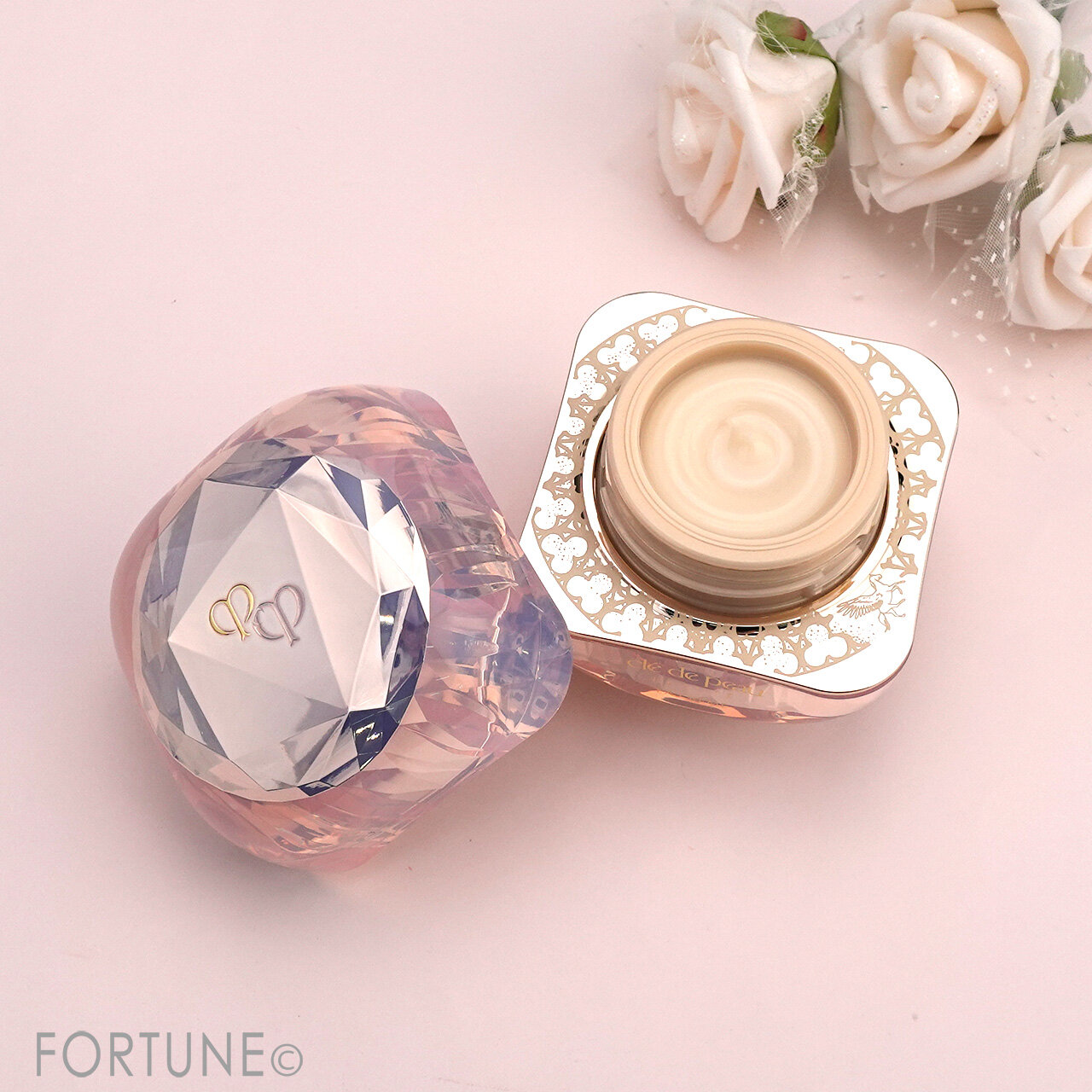 Clé de Peau Beauté（クレ・ド・ポー ボーテ） クリスマスコフレ　クレ・ド・ポー ボーテ ラ・クレーム