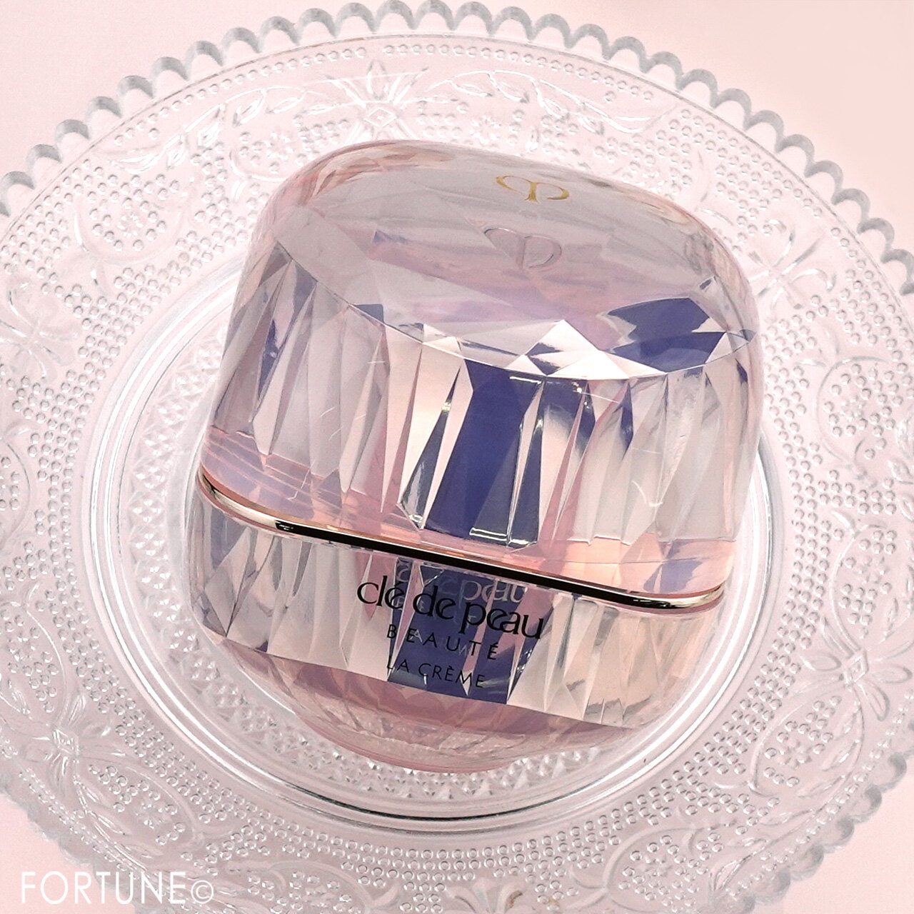 Clé de Peau Beauté（クレ・ド・ポー ボーテ） クリスマスコフレ　クレ・ド・ポー ボーテ ラ・クレーム