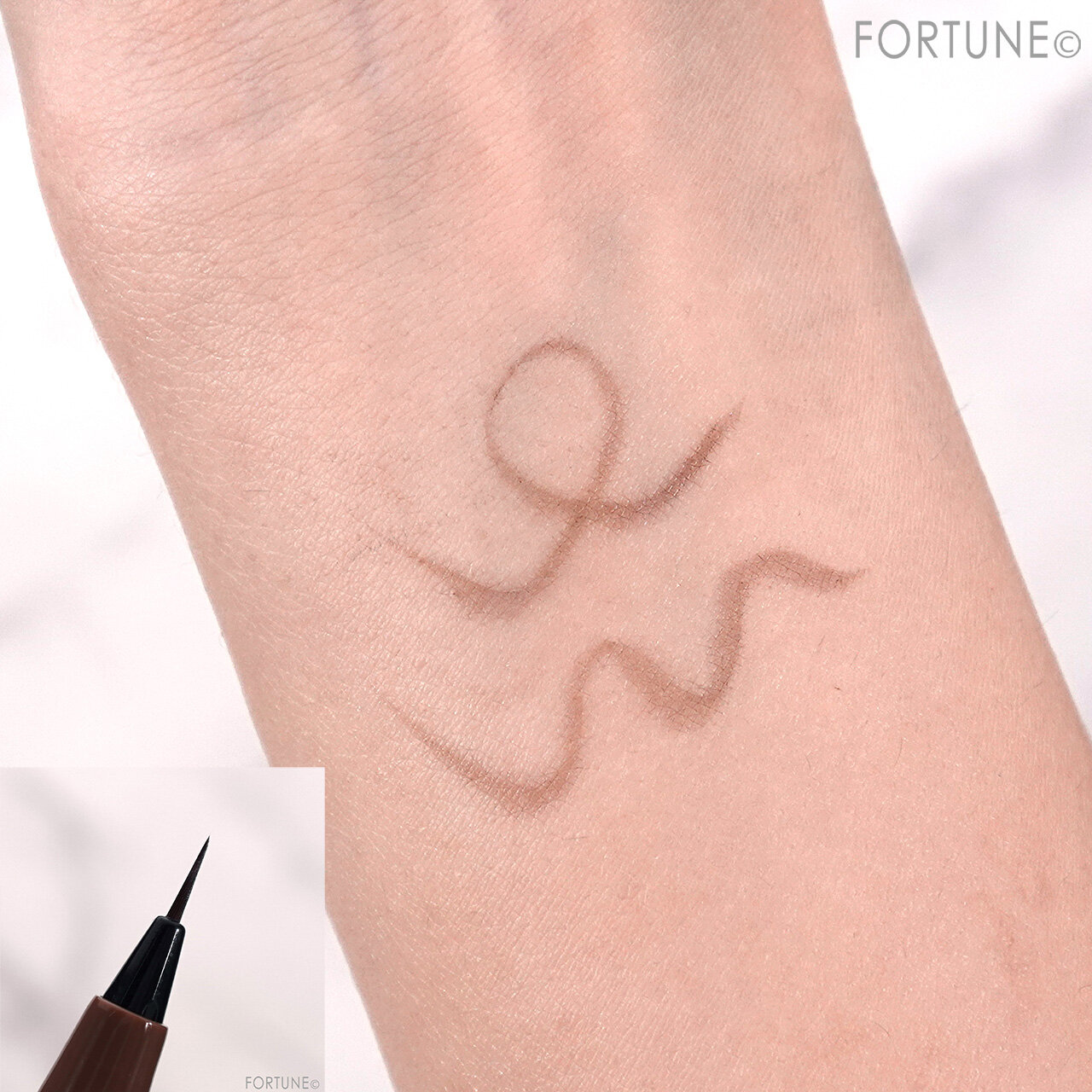 ettusais　エテュセ アイエディション （スキニーブロウライナー）