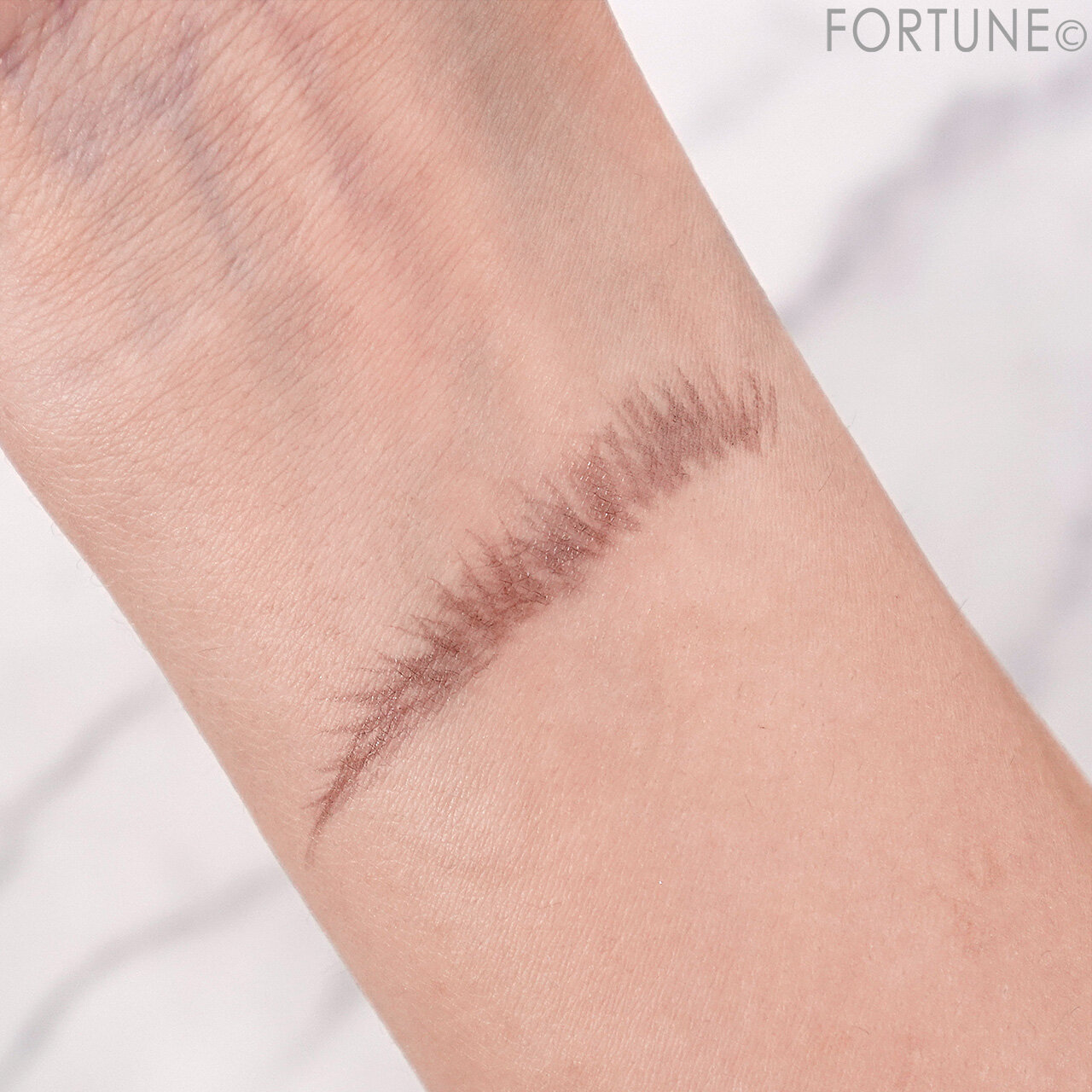 ettusais　エテュセ アイエディション （スキニーブロウライナー）