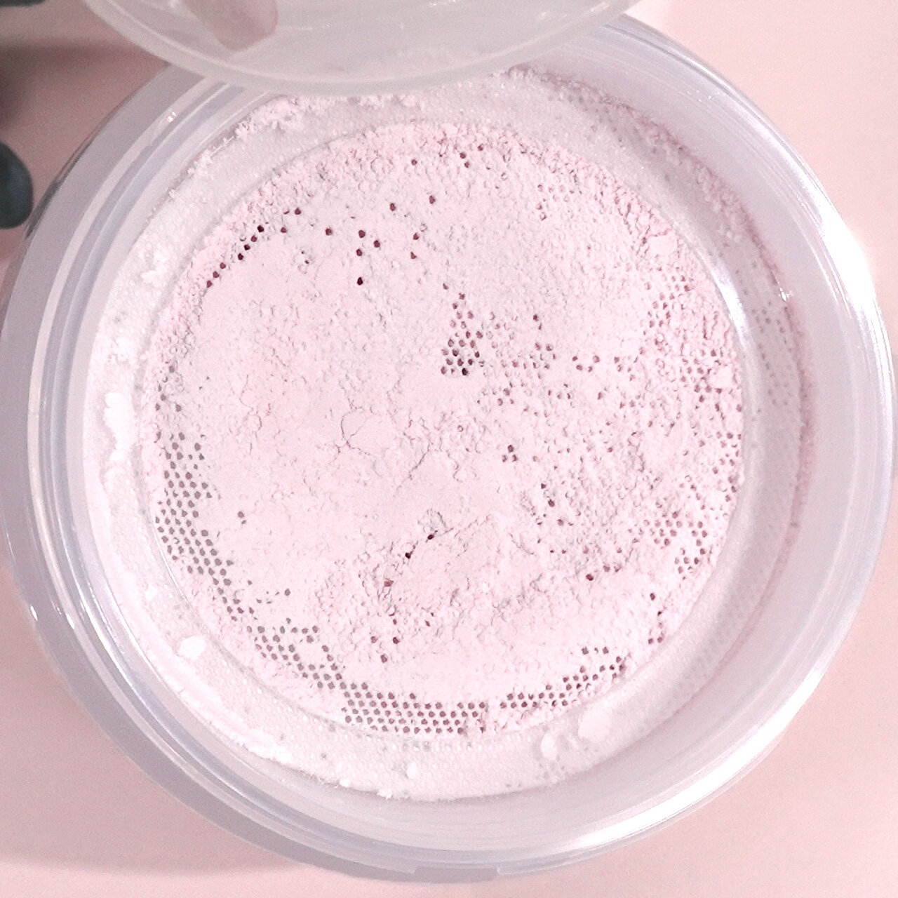 CEZANNE（セザンヌ）　『セザンヌ　シームレスカバーパウダー』　02 メロウルーセント　