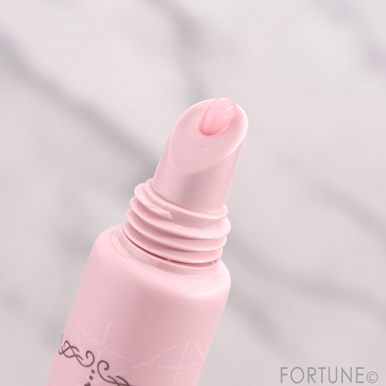 CANMAKE（キャンメイク）　『キャンメイク　メロウデューリップエッセンス』　01