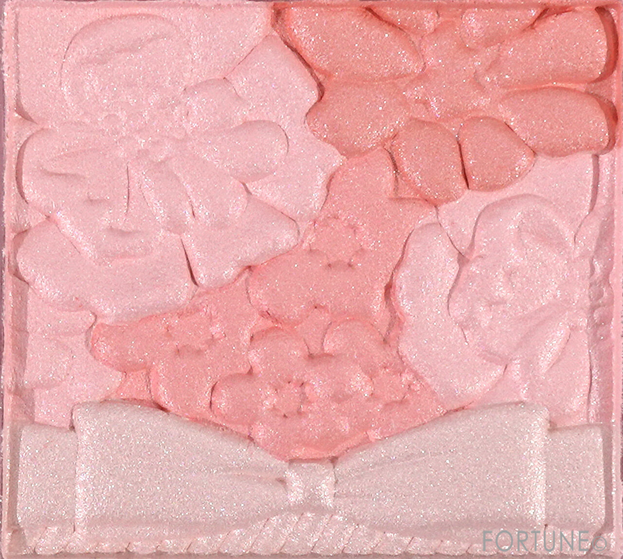 CANMAKE（キャンメイク）　『グロウフルールチークス』 18