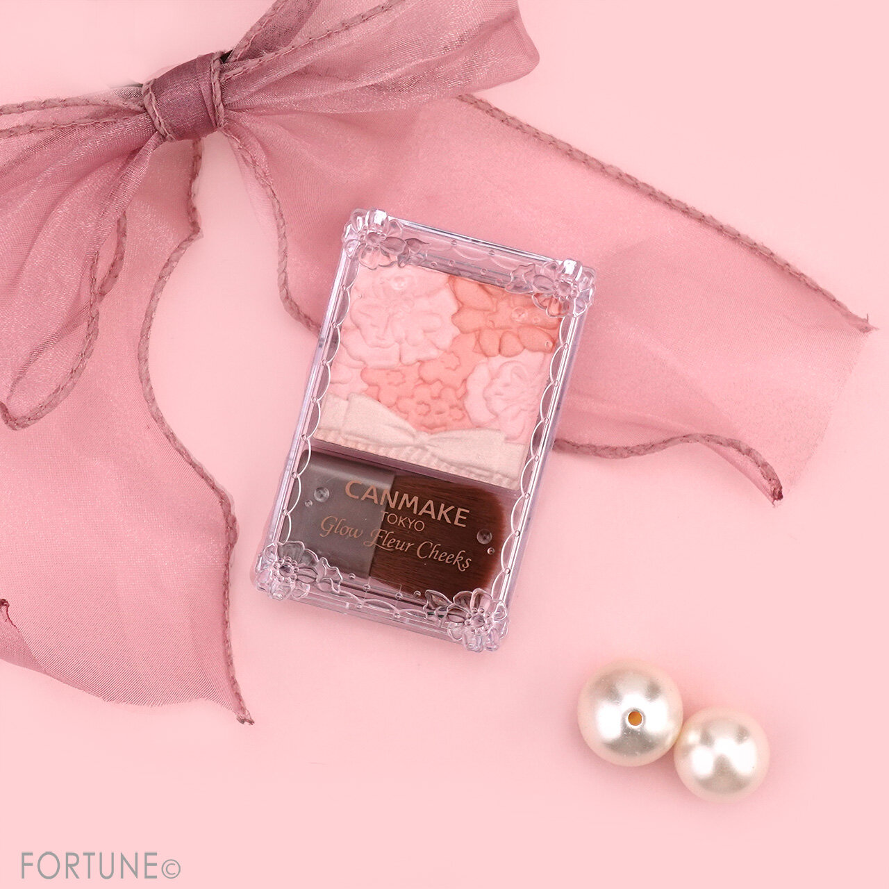 CANMAKE（キャンメイク）　『グロウフルールチークス』 18