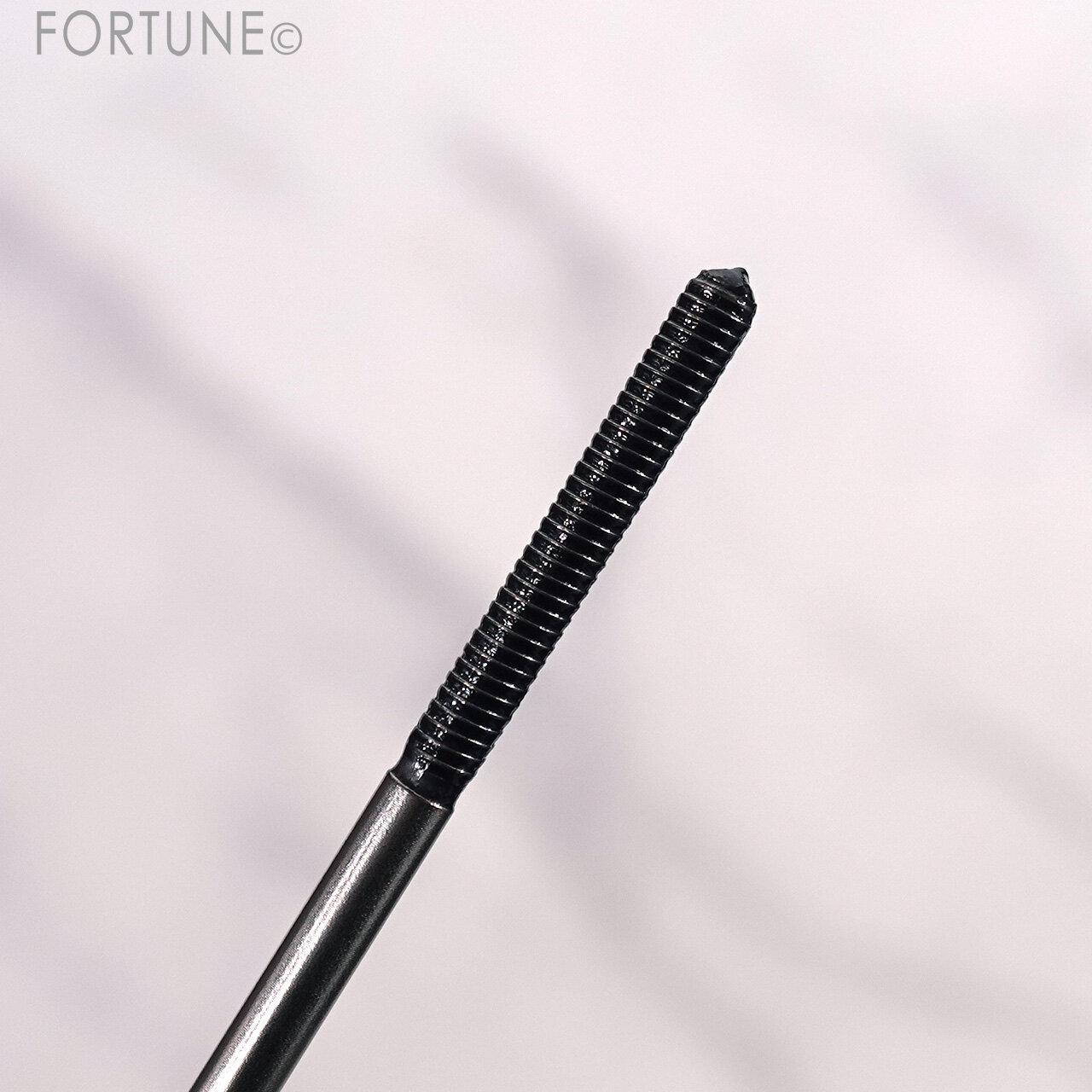 CANMAKE（キャンメイク）　『メタルックマスカラ～ボリュームルック～』　V01