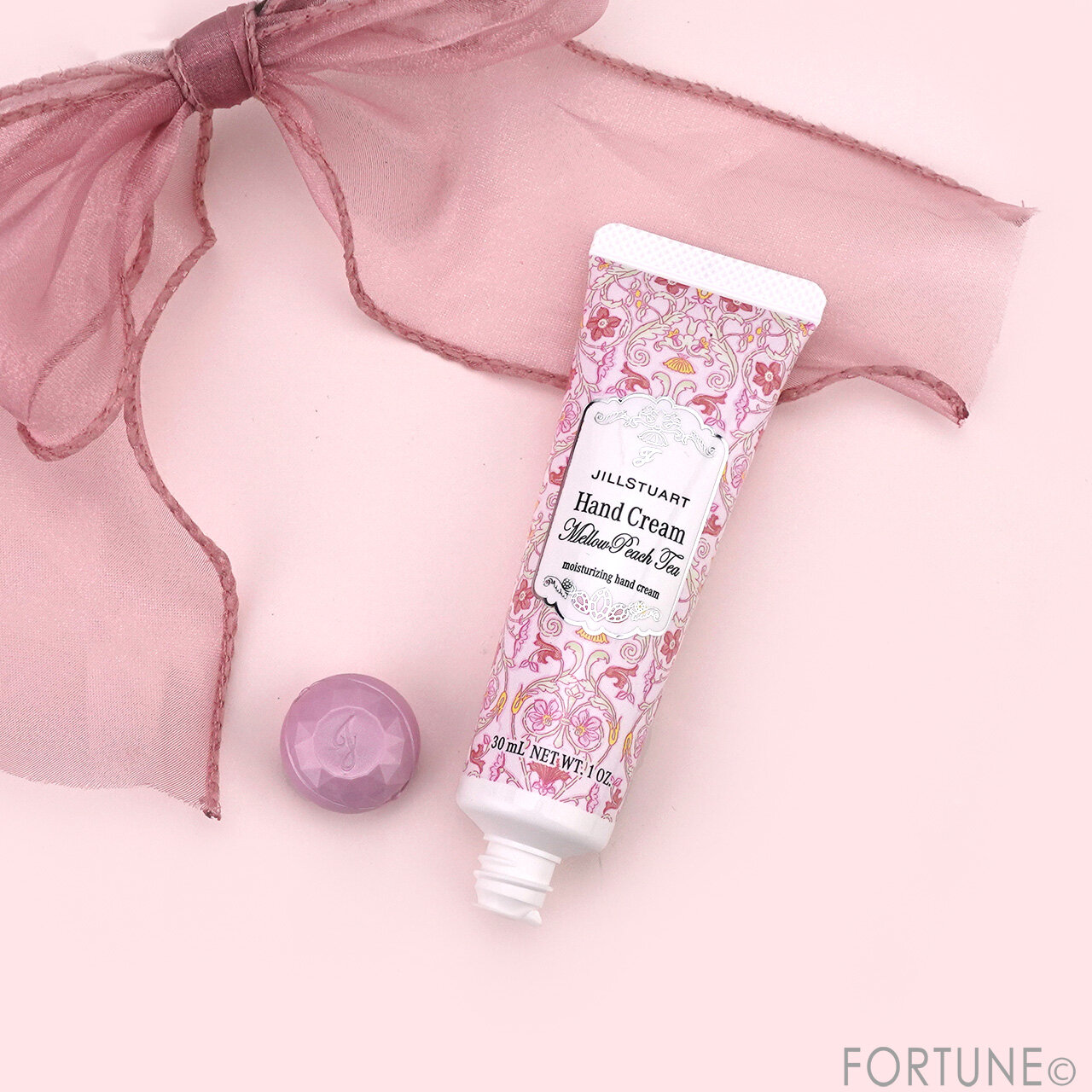 JILLSTUART Beauty（ジルスチュアート ビューティ）　『ジルスチュアート　メロウピーチティー／ダージリンティー／ベリーローズヒップティー　ハンドクリーム』