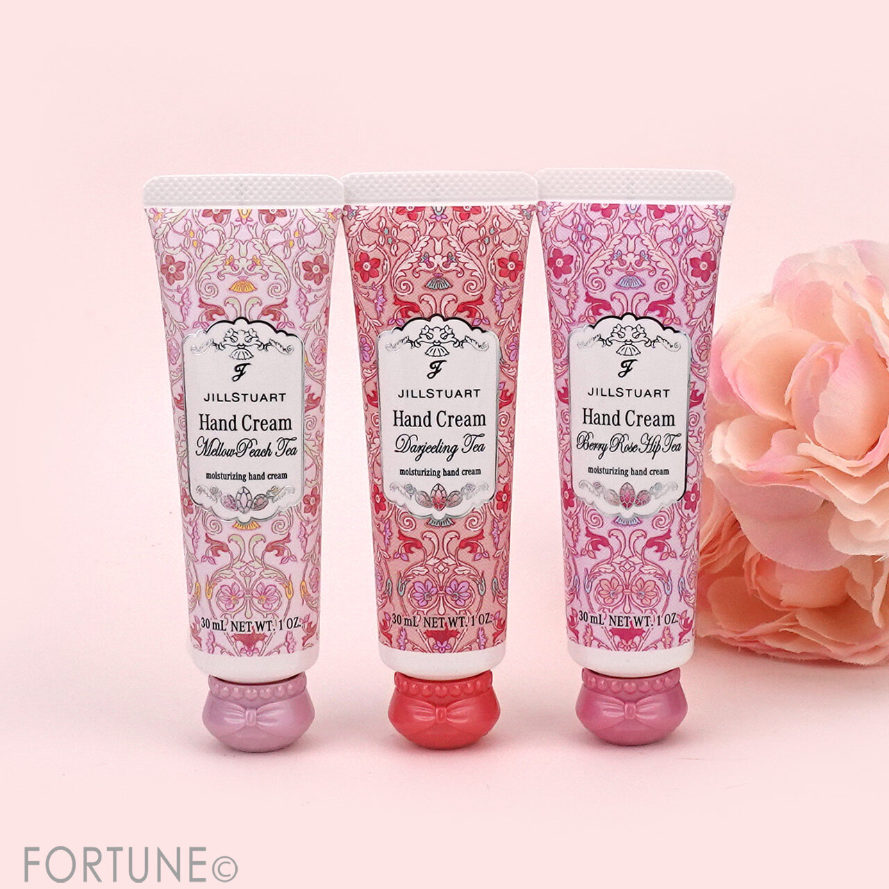 JILLSTUART Beauty（ジルスチュアート ビューティ）　『ジルスチュアート　メロウピーチティー／ダージリンティー／ベリーローズヒップティー　ハンドクリーム』