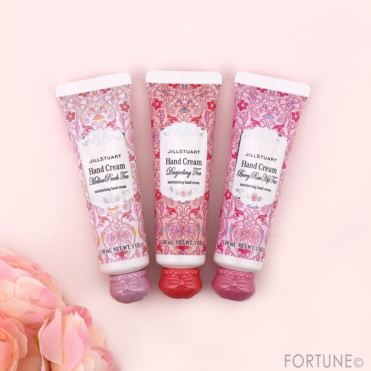 JILLSTUART Beauty（ジルスチュアート ビューティ）　『ジルスチュアート　メロウピーチティー／ダージリンティー／ベリーローズヒップティー　ハンドクリーム』