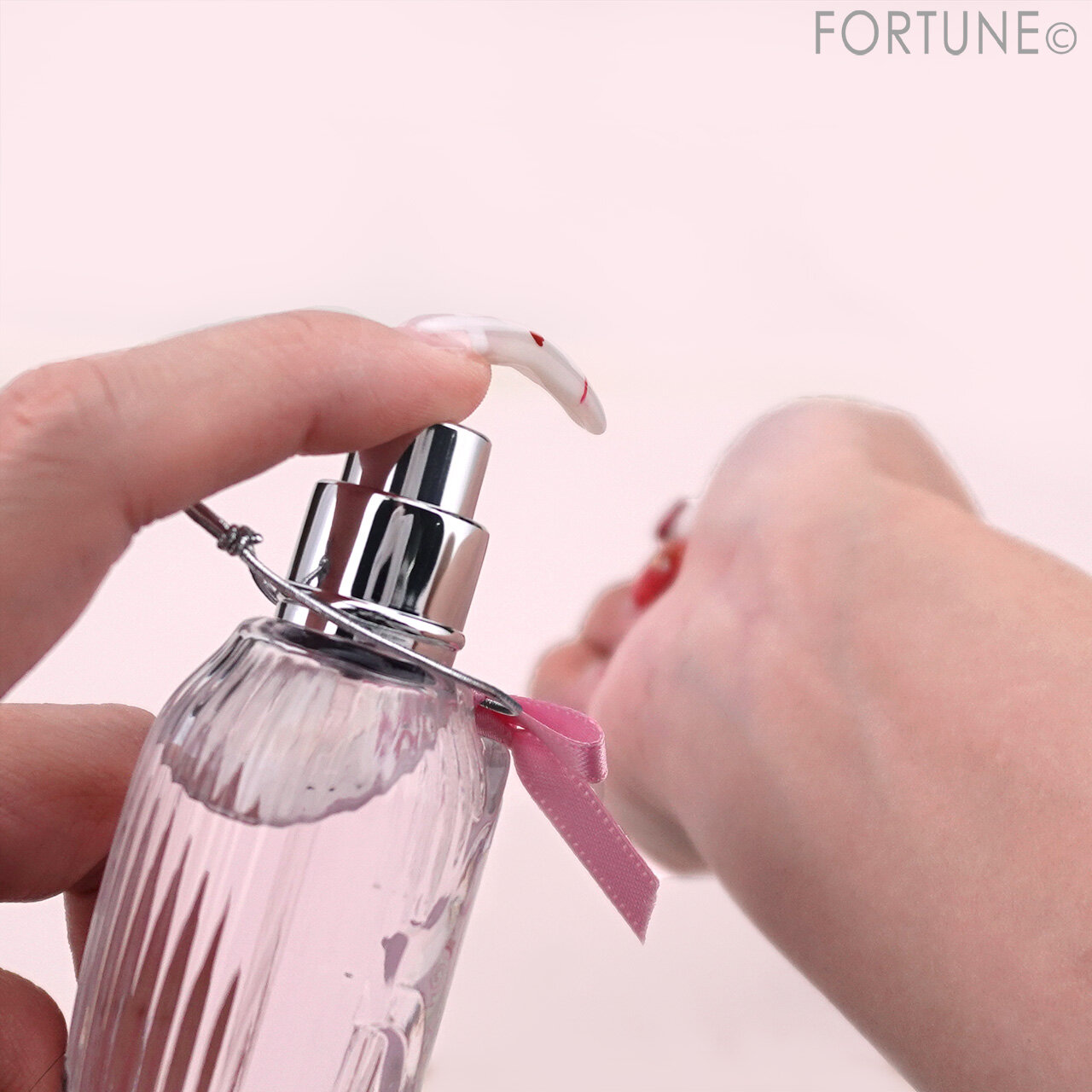 JILLSTUART Beauty（ジルスチュアート ビューティ）　『ジルスチュアート　メロウピーチティー　オードトワレ』