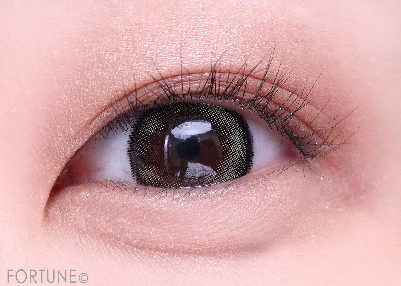 CANMAKE（キャンメイク）　キャンメイク　プティパレットアイズ　05