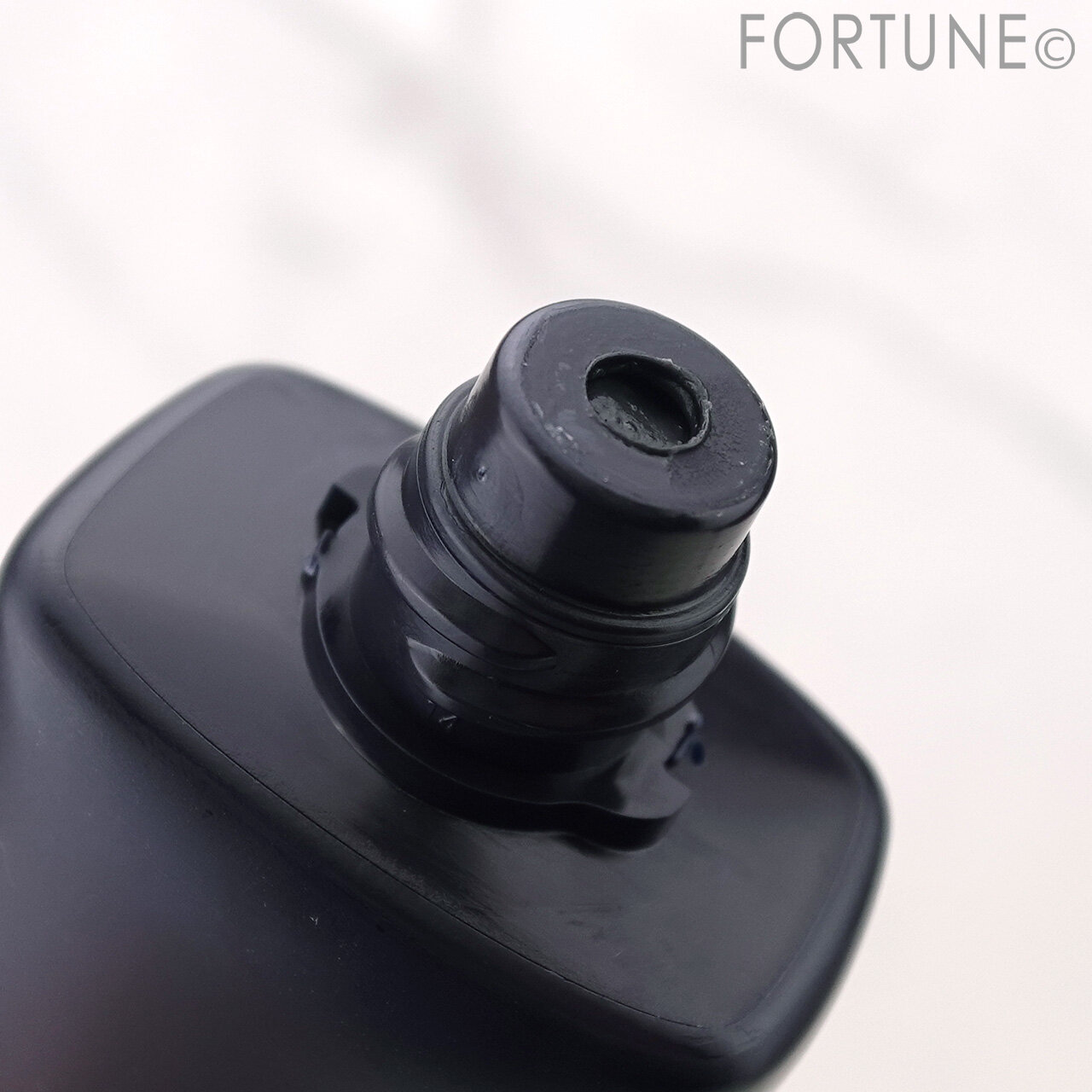 shu uemura（シュウ ウエムラ）　ブラック フレッシュ フォーミング マッド