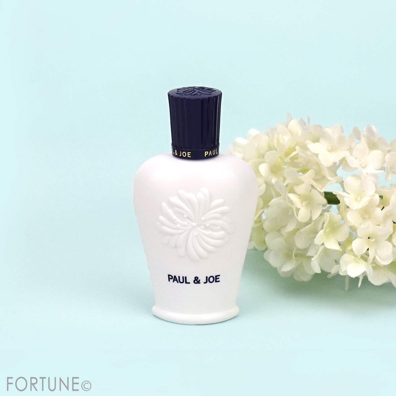 PAUL ＆ JOE BEAUTE（ポール ＆ ジョー ボーテ）　ポール ＆ ジョー スムージング ファンデーション プライマー