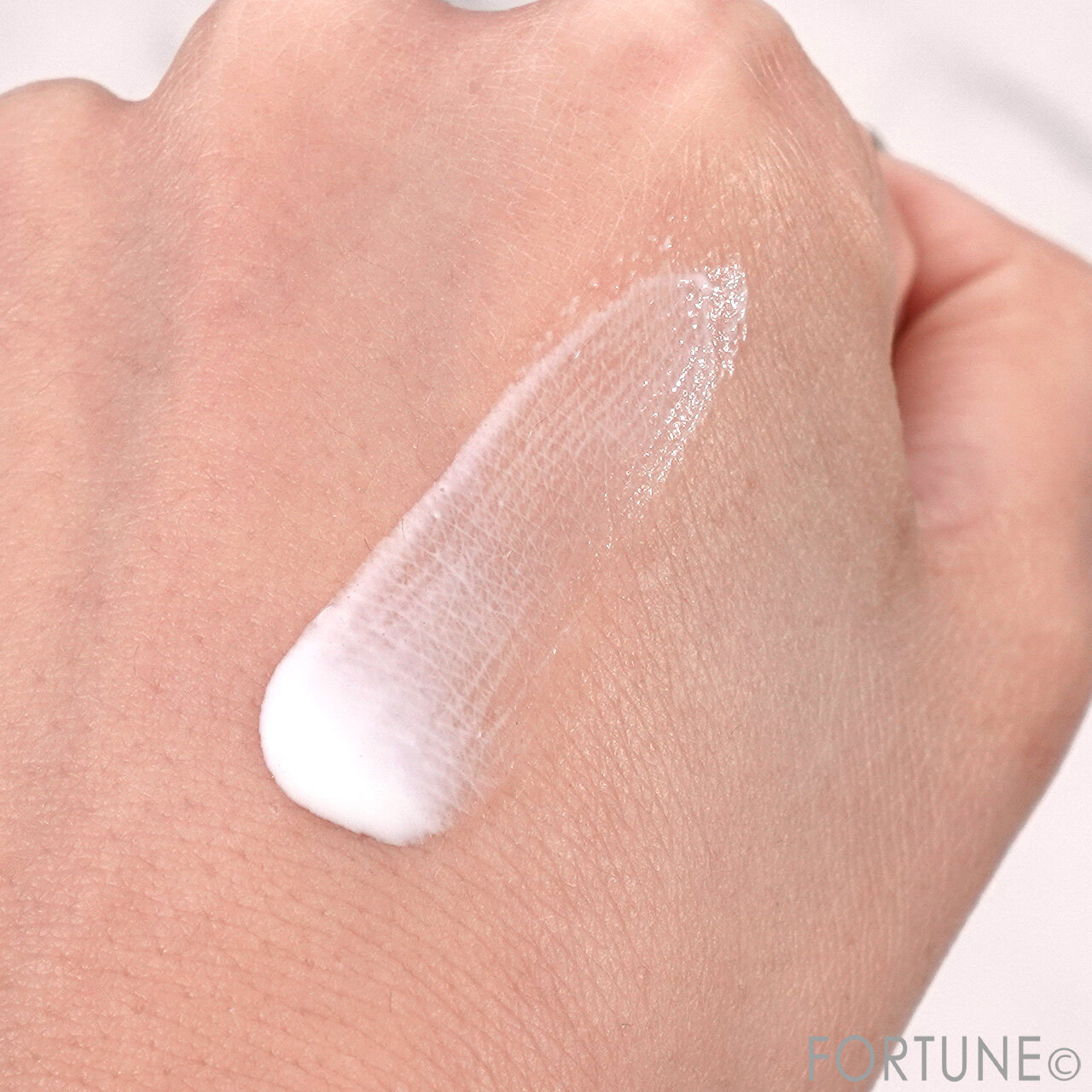 PAUL ＆ JOE BEAUTE（ポール ＆ ジョー ボーテ）　ポール ＆ ジョー スムージング ファンデーション プライマー