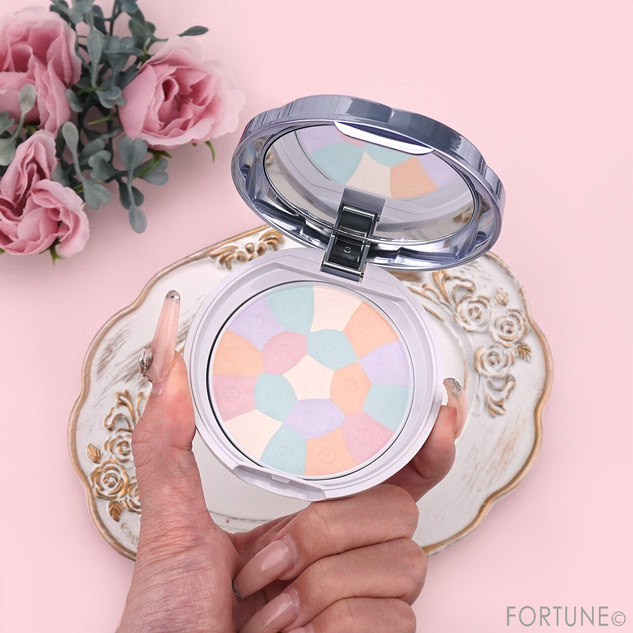 CANMAKE（キャンメイク）　イルミネイティングフィニッシュパウダー 〜A bloom〜　02