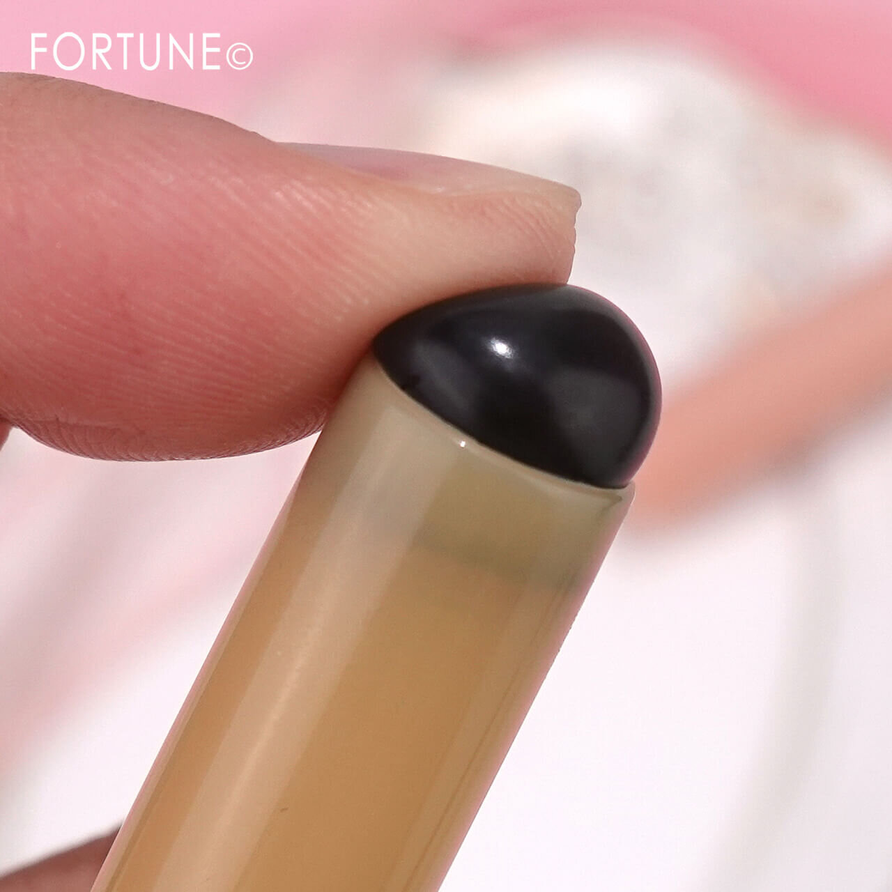 DAISO（ダイソー）100均コスメ｜シリコーンリップブラシ（キャップ付、B）