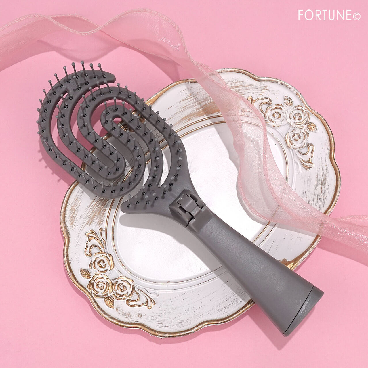 DAISO（ダイソー）100均コスメ｜乾きやすいブローブラシ（折りたたみタイプ）