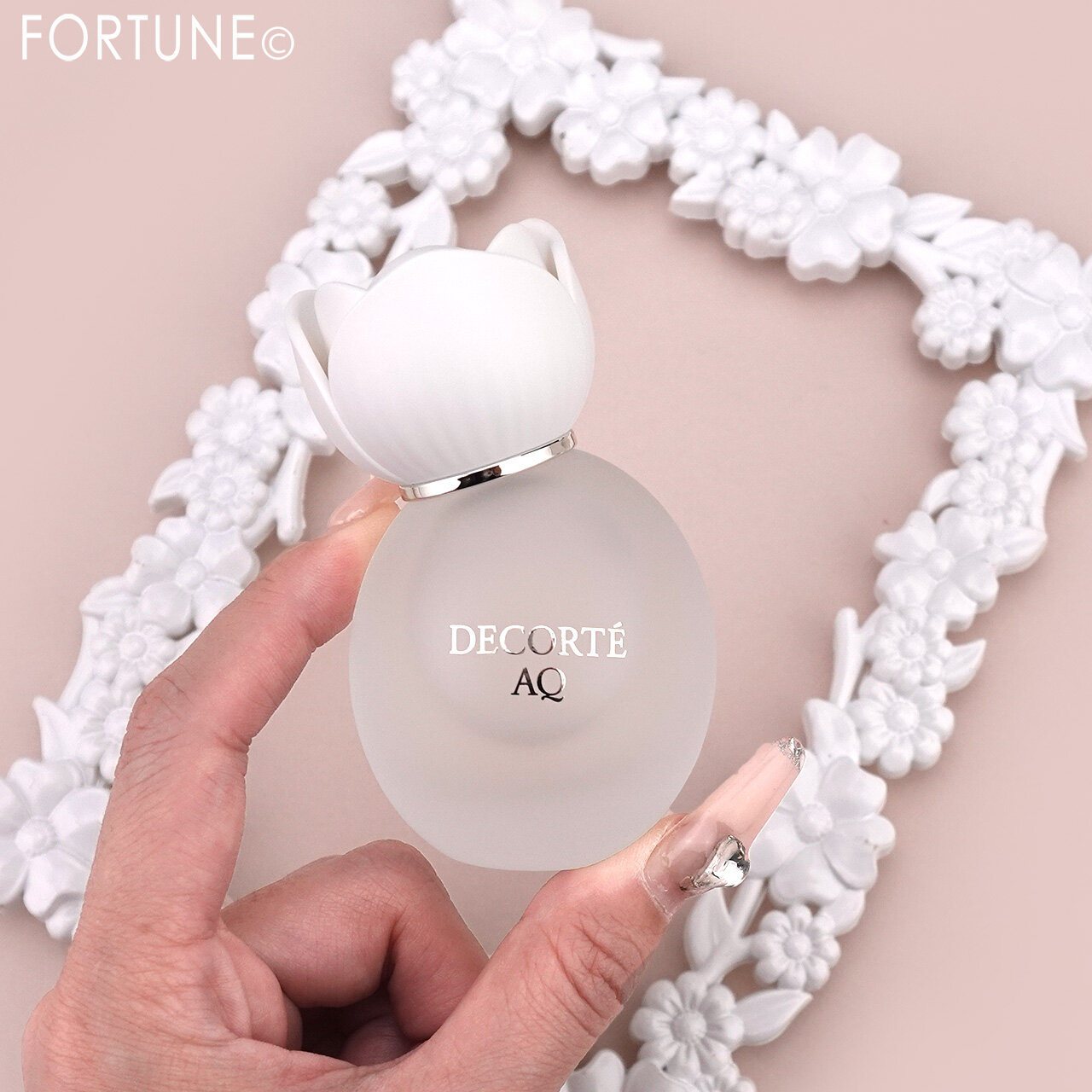 DECORTÉ（コスメデコルテ）　『コスメデコルテ　AQ　パフュームド ヘアミスト』