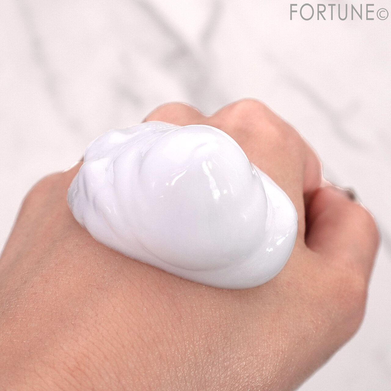 SOFINA iP（ソフィーナ iP）　　『ソフィーナ iP 水光ピーリング泡セラム＜ふきとり美容液＞』