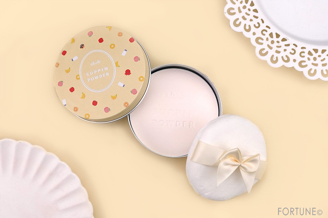 club（クラブ）　2025年夏新作コスメ　『クラブ　すっぴんパウダーC　ミックスジュースの香り』