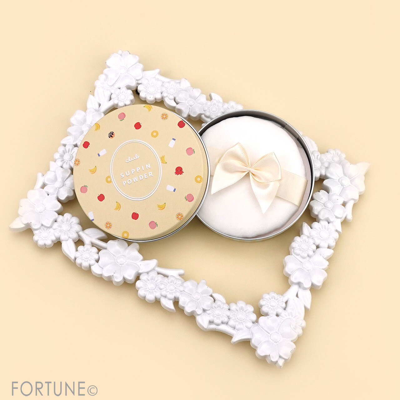 club（クラブ）　2025年夏新作コスメ　『クラブ　すっぴんパウダーC　ミックスジュースの香り』