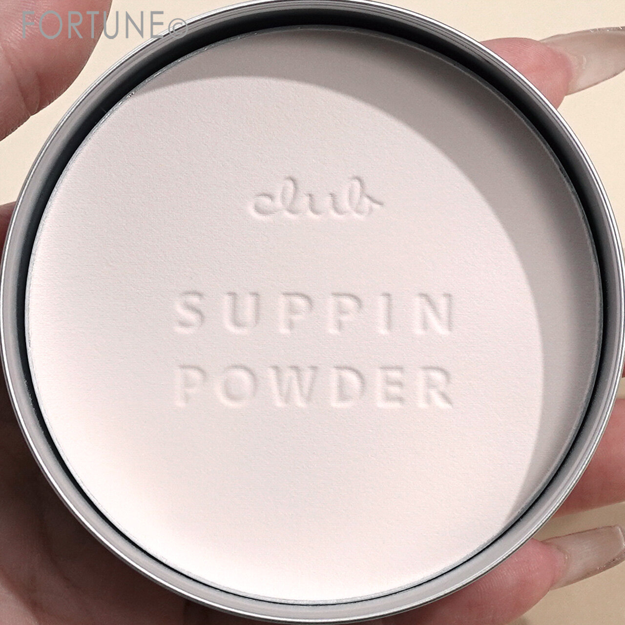 club（クラブ）　『クラブ　すっぴんパウダーC　ミックスジュースの香り』