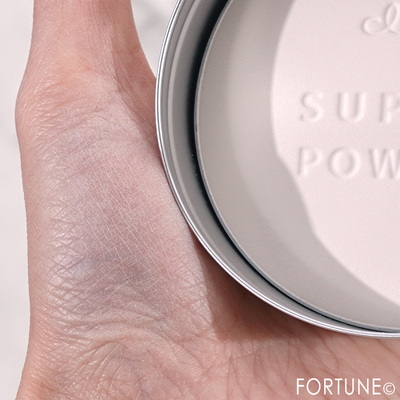 club（クラブ）　『クラブ　すっぴんパウダーC　ミックスジュースの香り』