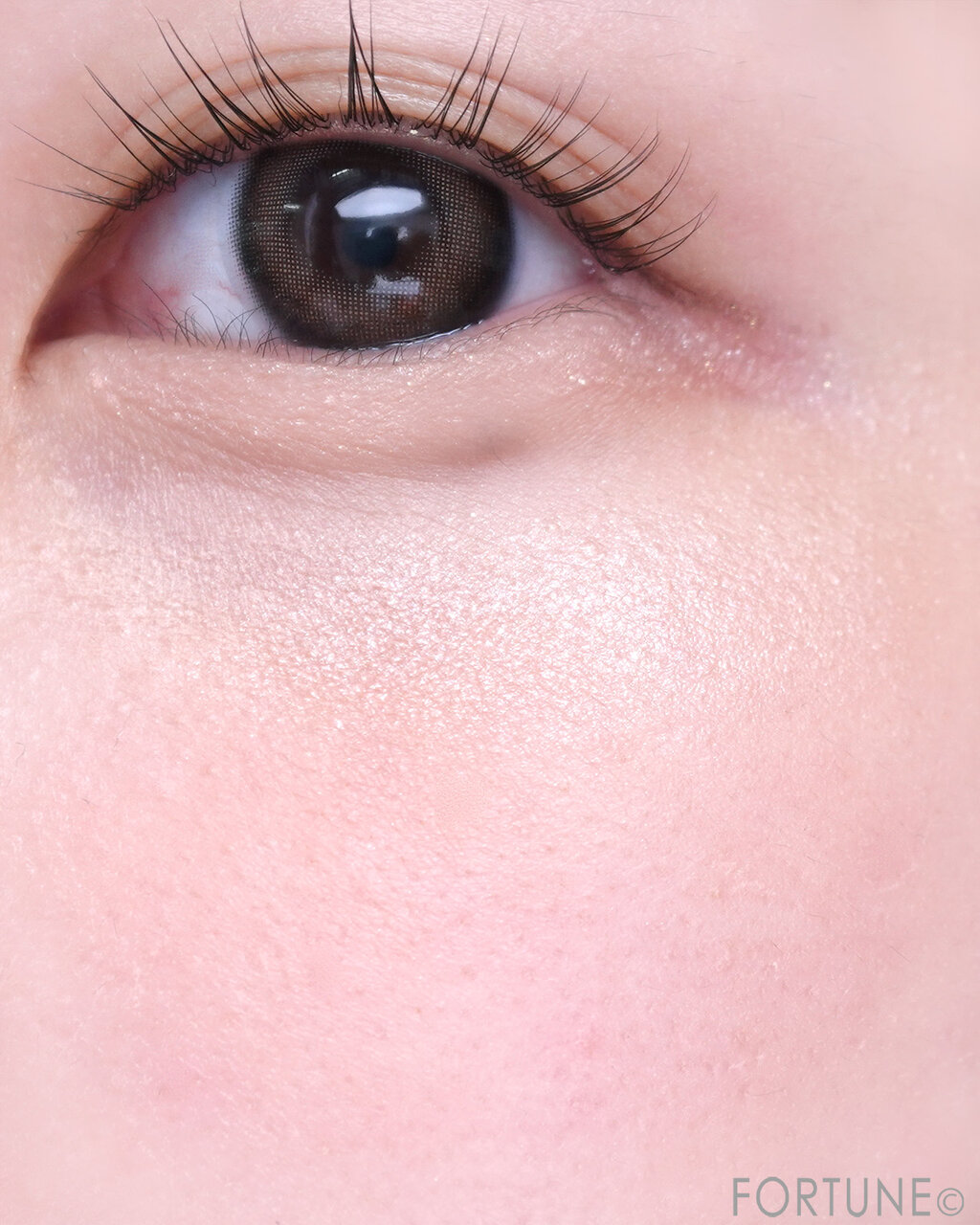 CEZANNE（セザンヌ）　『セザンヌ　フェイスアイパレット』　　01 ピュアコーラル　