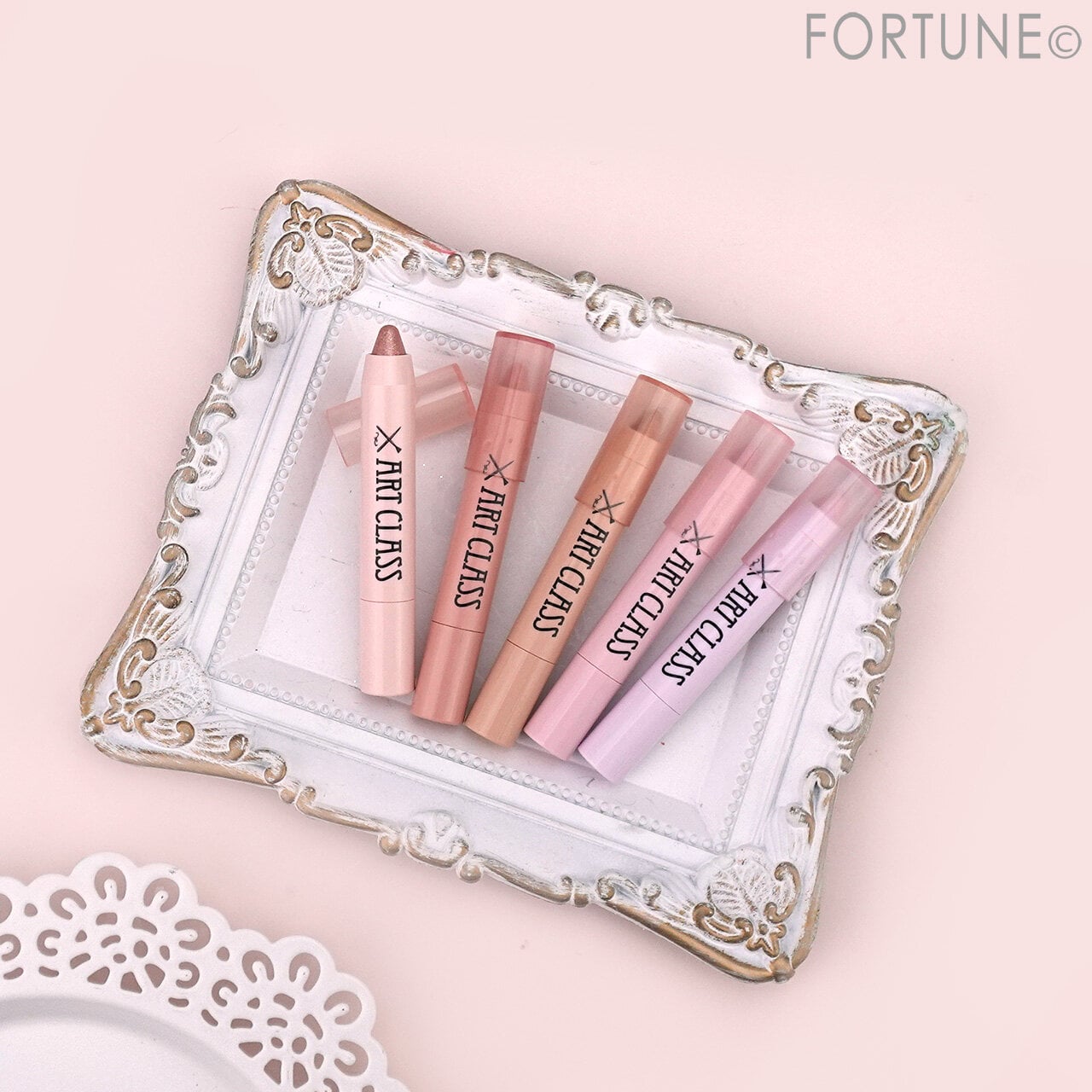 too cool for school（トゥークールフォースクール）　2025年夏新作コスメ　『アートクラスアイグリッツ』