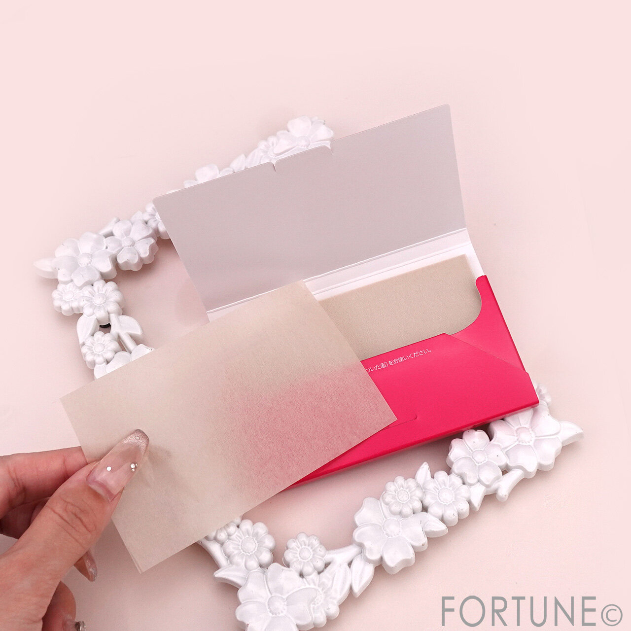 KOSÉ（コーセー）　2025年夏新作コスメ　メイク キープ オイルブロック 紙パウダー　〈紙おしろい〉