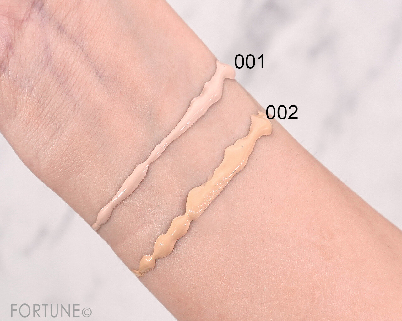 チャコット・コスメティクス　『チャコット　シェイピングプライマー』　001　002