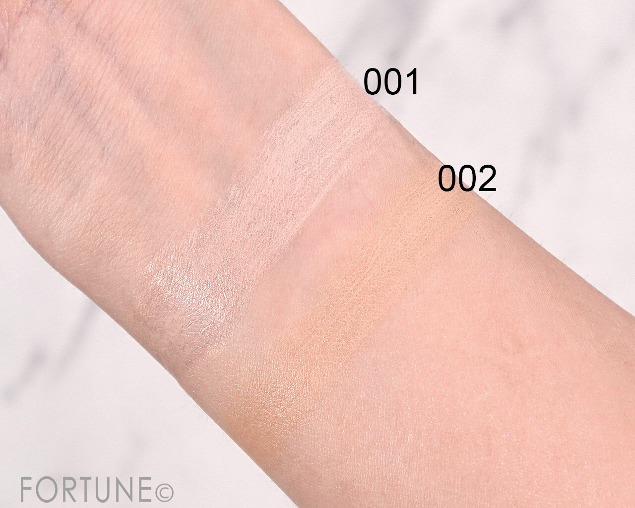 チャコット・コスメティクス　『チャコット　シェイピングプライマー』　001　002