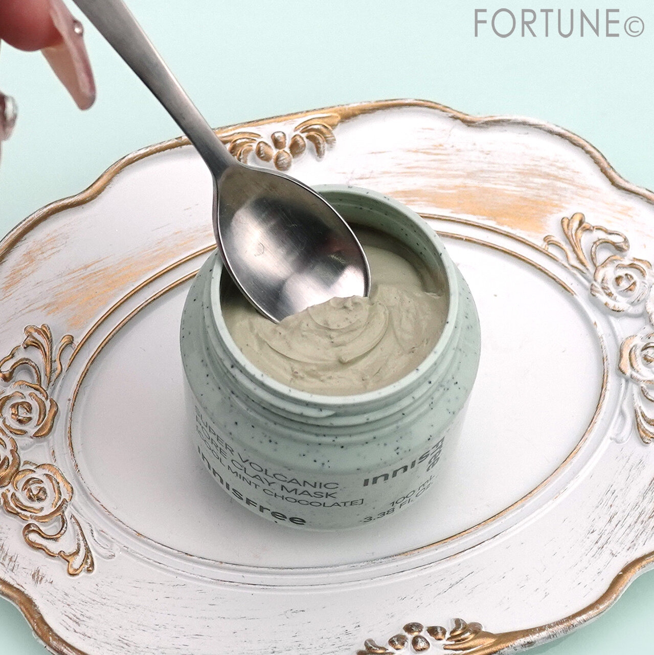 INNISFREE （イニスフリー）　『スーパーヴォルカニック ポア クレイマスク クールミントチョコレート』　使い方