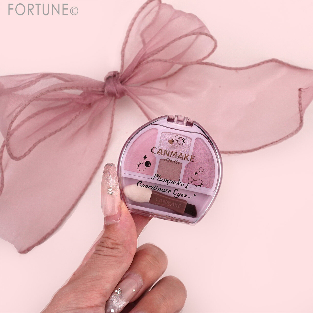 CANMAKE（キャンメイク）　『キャンメイク　プランぷくコーデアイズ』