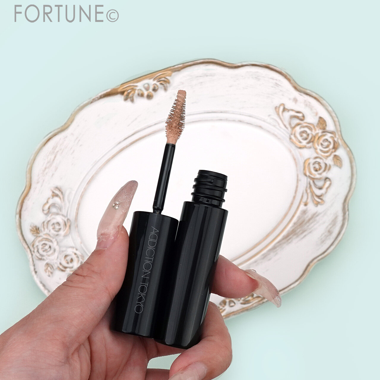 ADDICTION（アディクション）　『アディクション　アイブロウマスカラ カラーニュアンス』