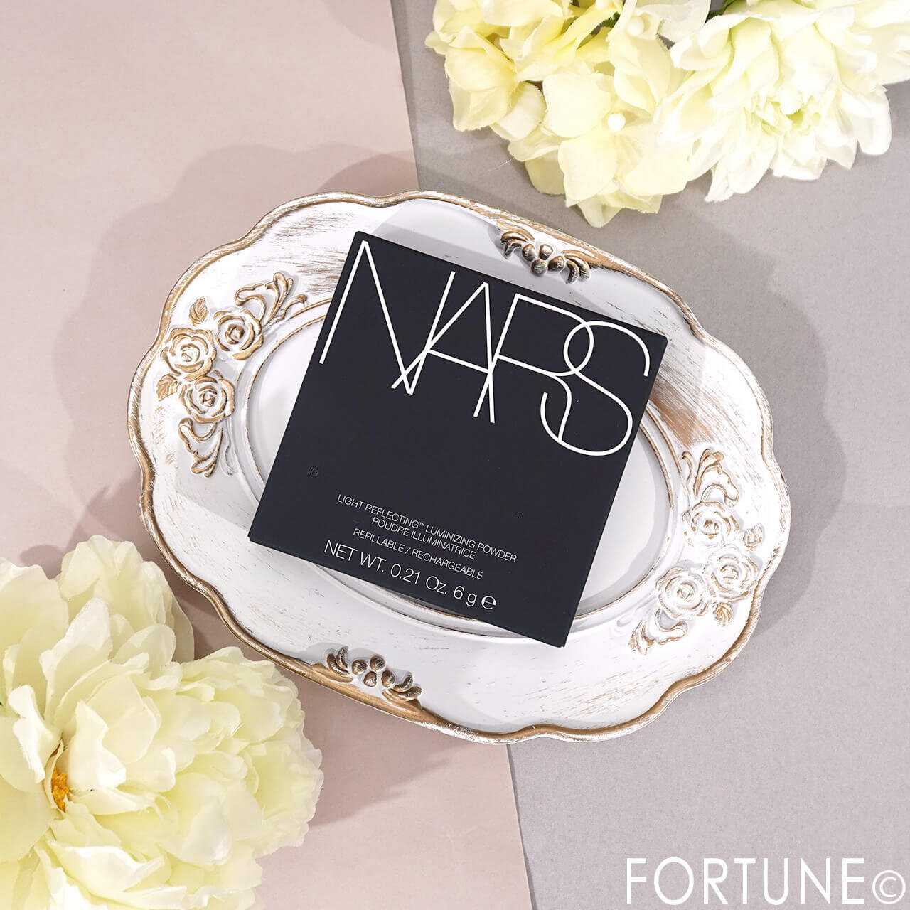 NARS（ナーズ）　2025年秋新作コスメ　ライトリフレクティング ルミナイジングパウダー