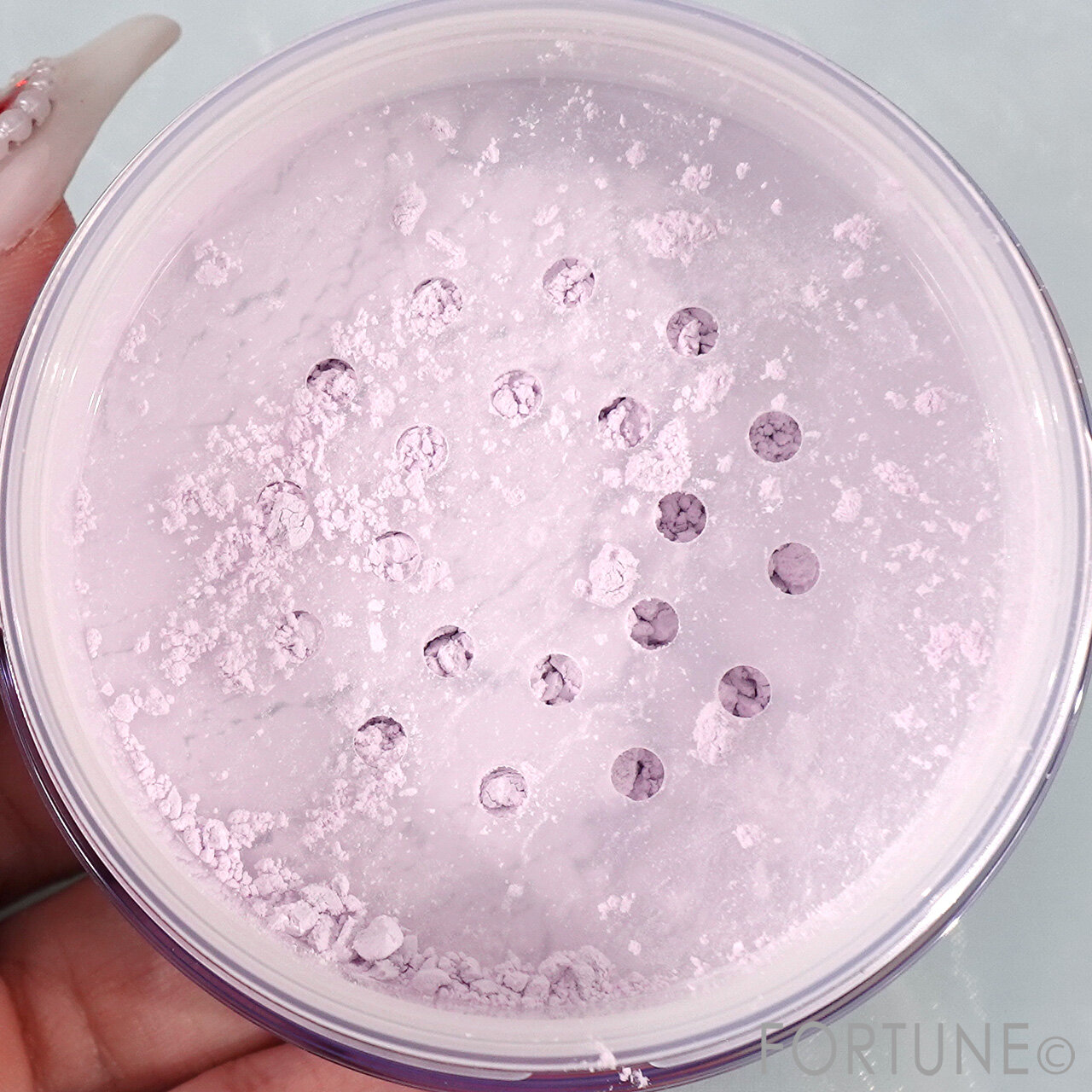 ちふれ　『ちふれ ルース パウダー』　「3 ラベンダー ルーセント」