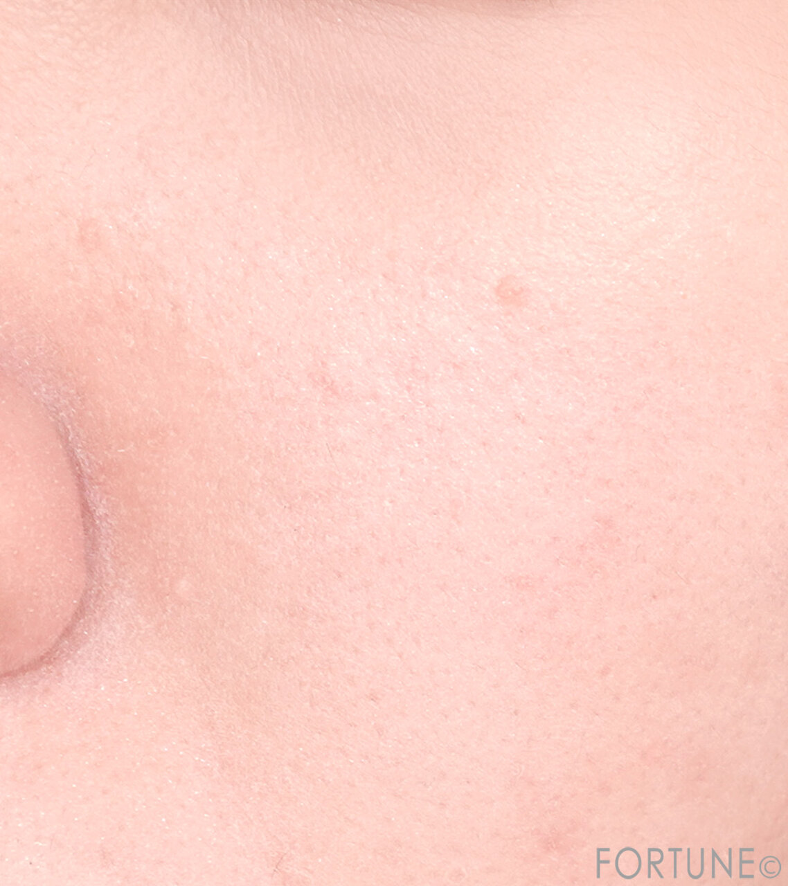 ちふれ　『ちふれ ルース パウダー』　「3 ラベンダー ルーセント」