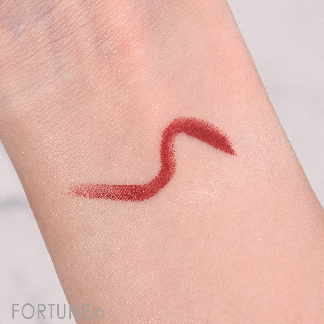 ちふれ　『ちふれ リップ ライナー』　