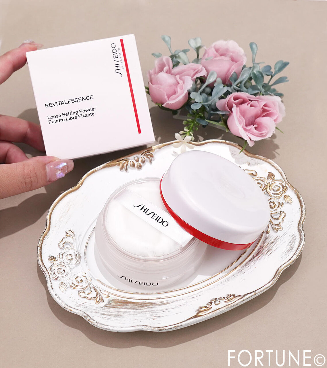 SHISEIDO（資生堂）　エッセンス スキンセッティング パウダー