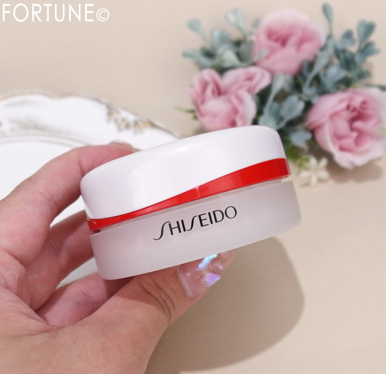 SHISEIDO（資生堂）　エッセンス スキンセッティング パウダー