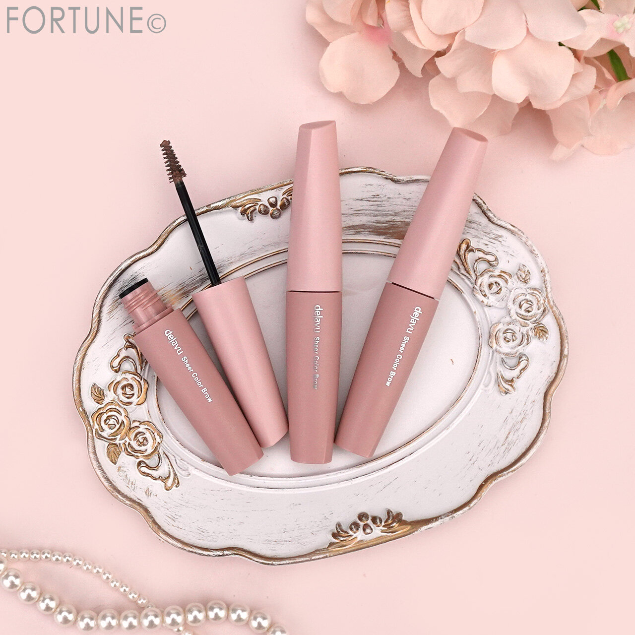 dejavu（デジャヴュ）　2025年秋コスメ　『シアーカラーブロウ』