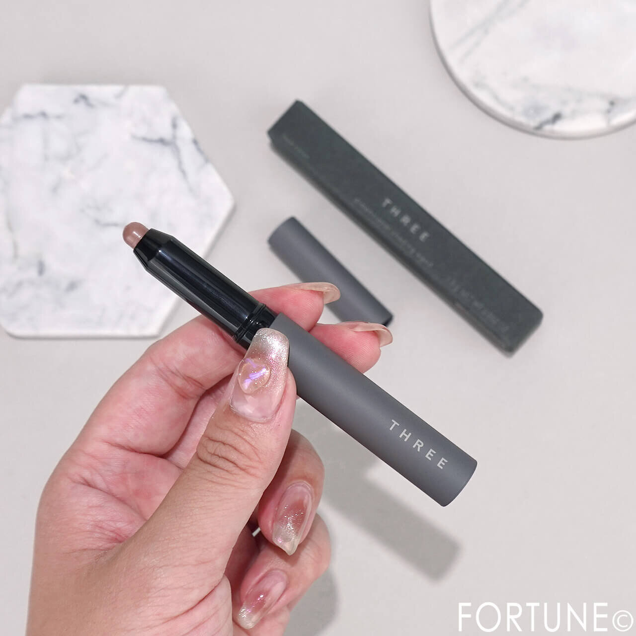 THREE（スリー）　ディメンショナル シェイディングワンド