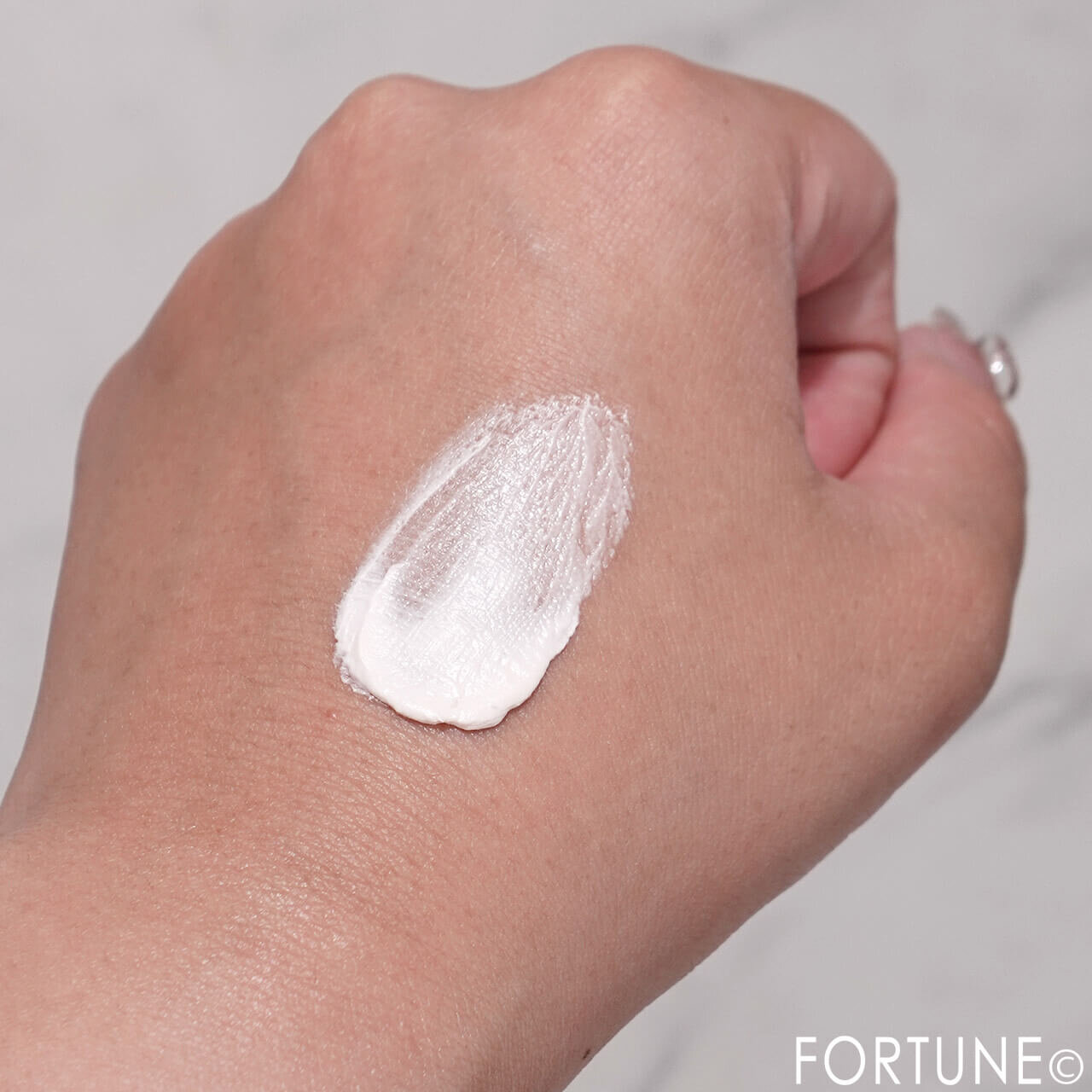 ADDICTION（アディクション）　シルキーバームプライマー