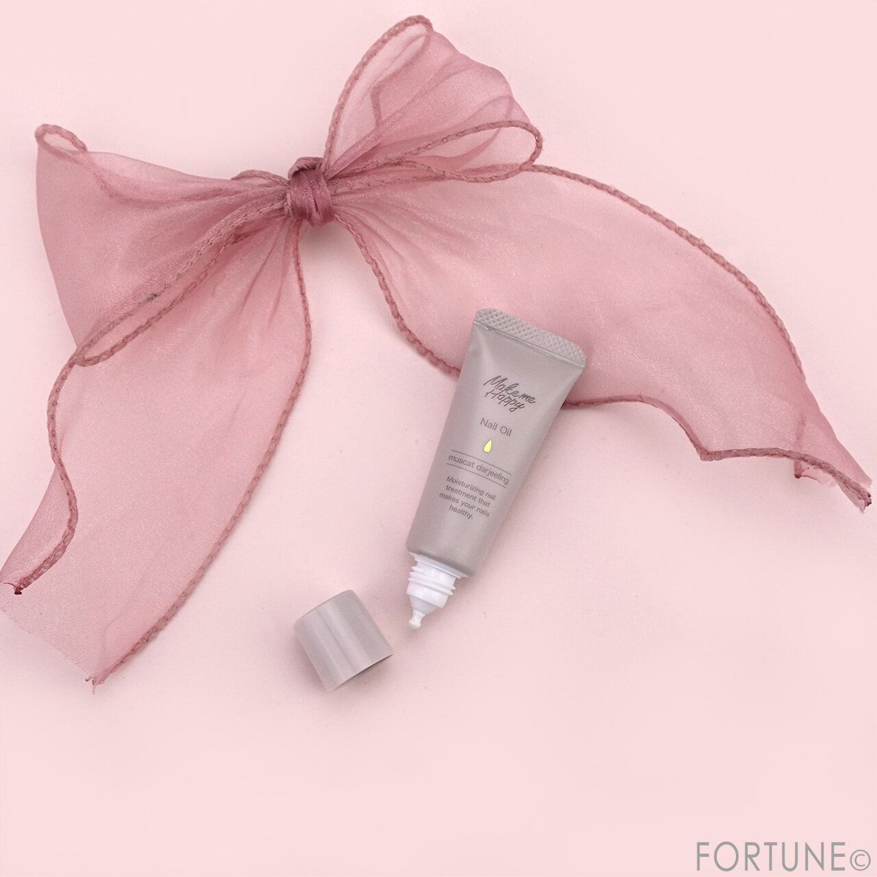 CANMAKE（キャンメイク）　　『メイクミーハッピー　ネイルオイル』　マスカットダージリン