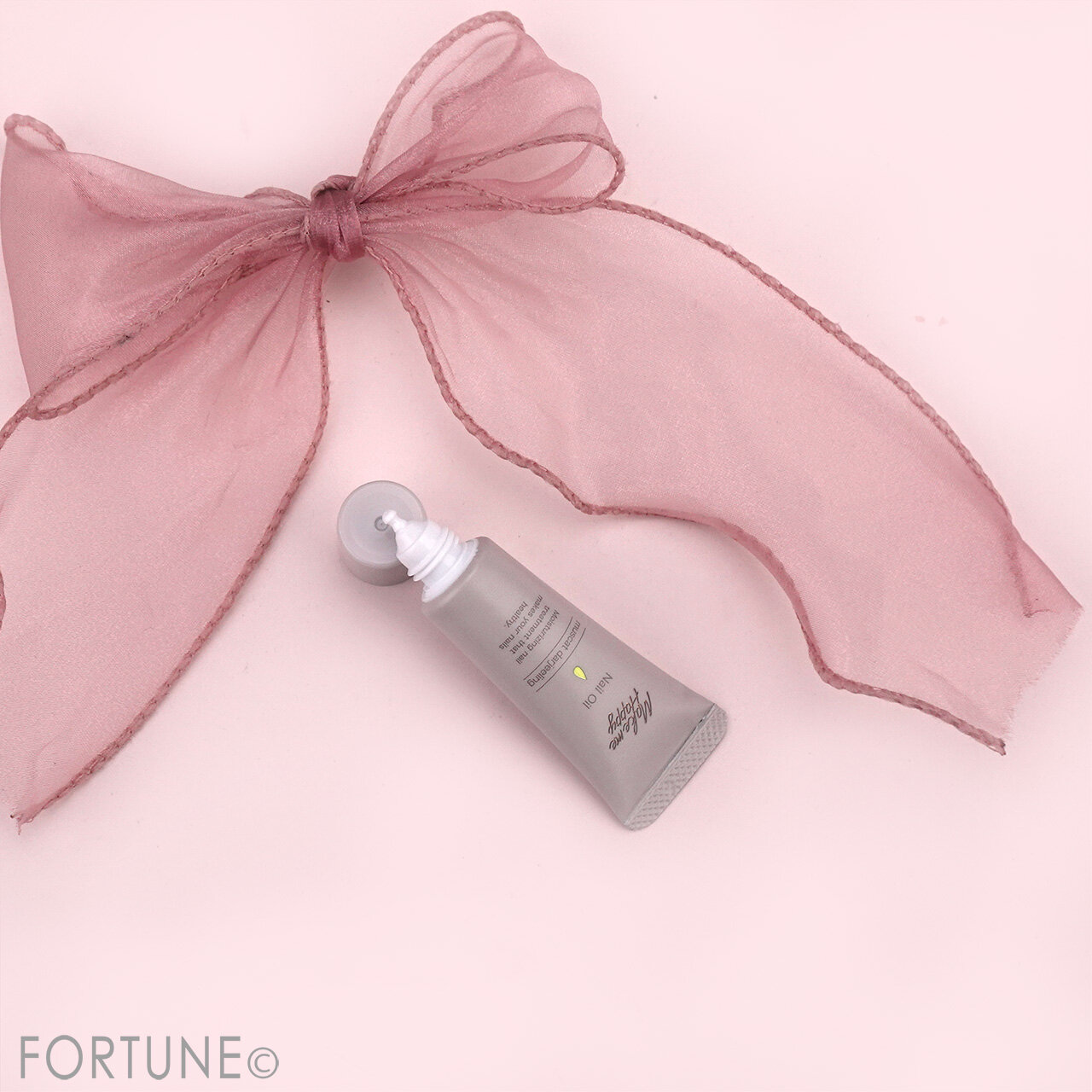 CANMAKE（キャンメイク）　　『メイクミーハッピー　ネイルオイル』　マスカットダージリン