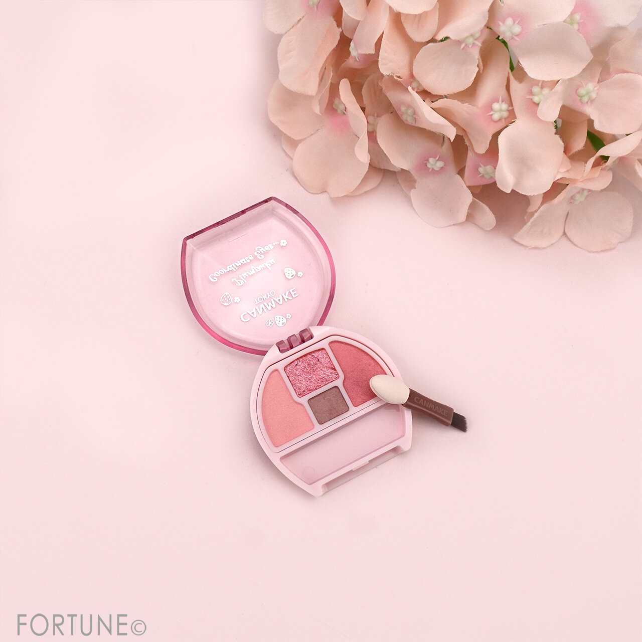 CANMAKE（キャンメイク）　　『キャンメイク　プランぷくコーデアイズ』