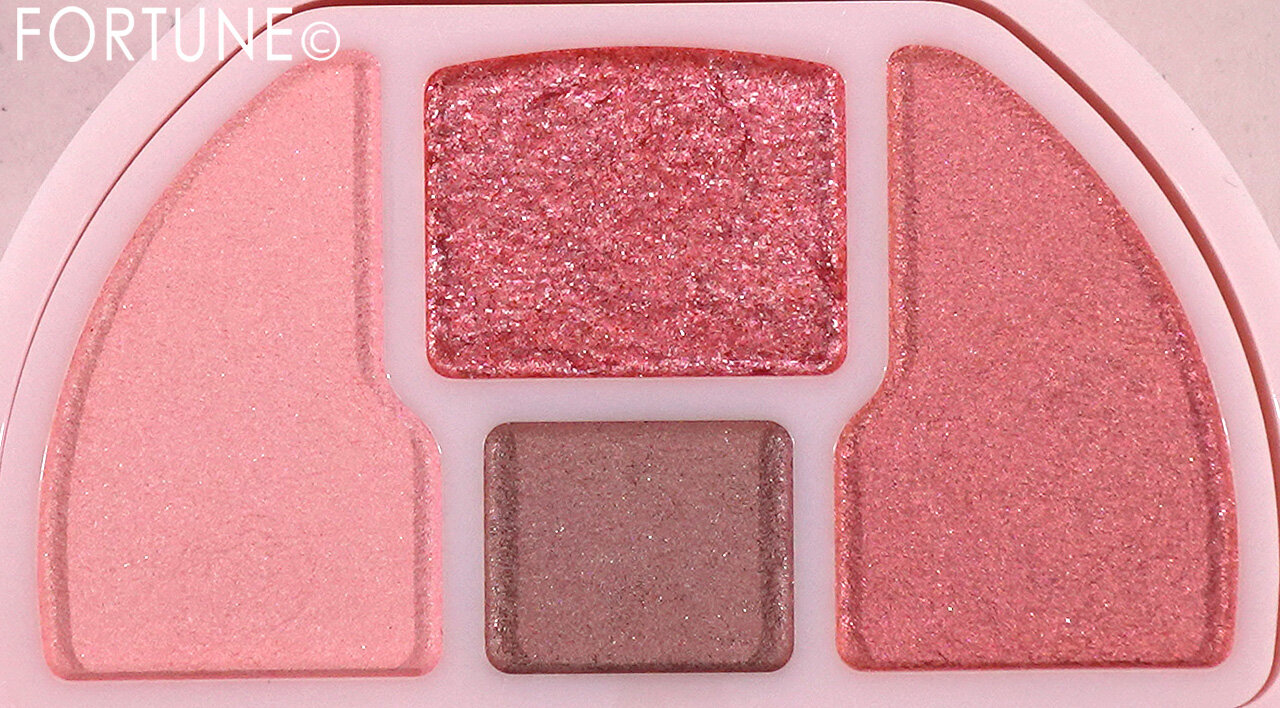 CANMAKE（キャンメイク）　　『キャンメイク　プランぷくコーデアイズ』　04 イチゴプランぷく